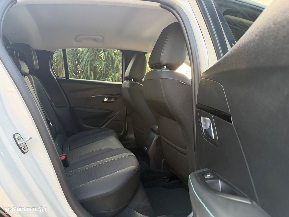 Peugeot e-208 Allure Pack - 11