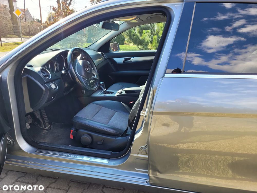 Mercedes-Benz Klasa C 200 CDI BlueEff Avantgarde - 9