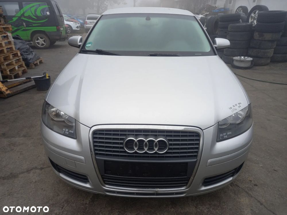 AUDI A3 8P PULPIT KONSOLA DESKA ROZDZIELCZA - 8