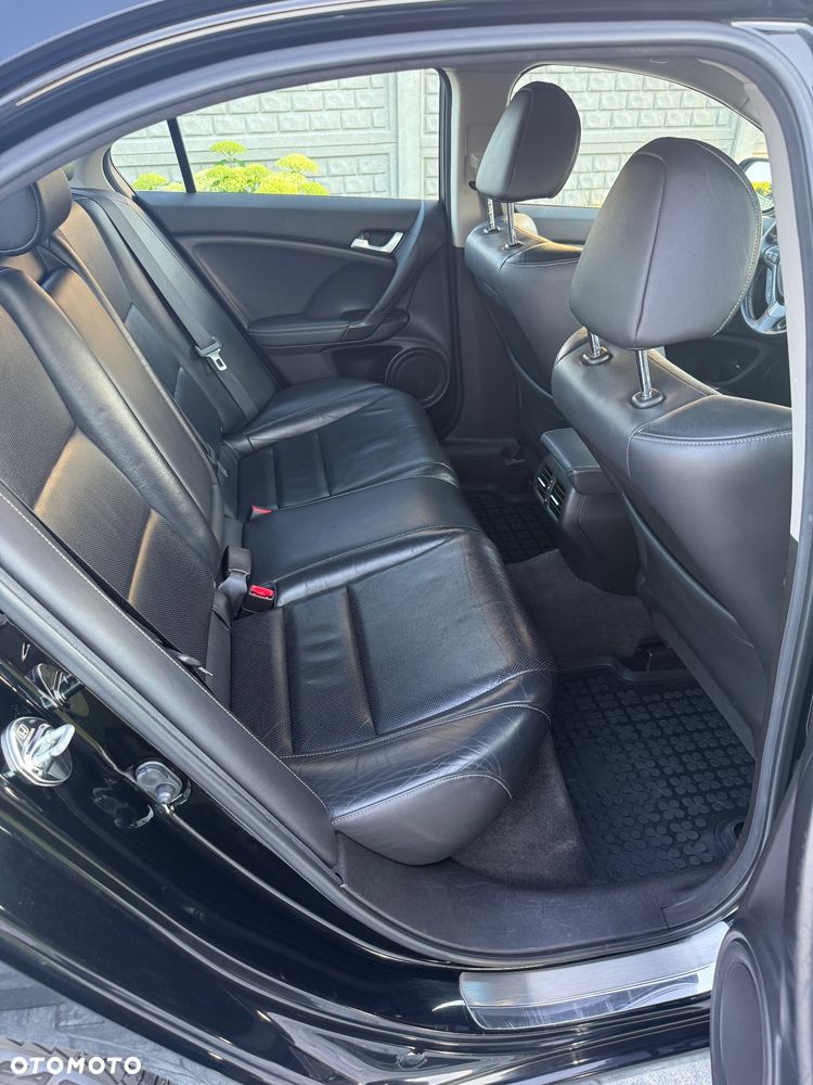 Honda Accord 2.0 Executive - 17