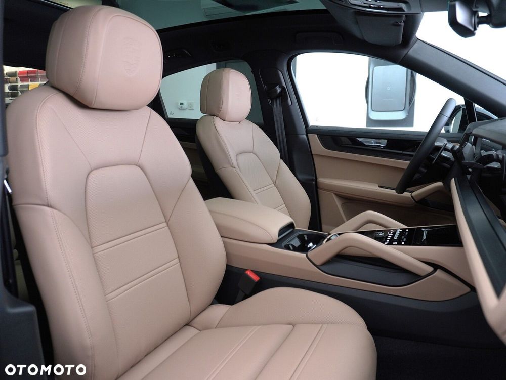 Porsche Cayenne E-Hybrid PHEV Black Edition - 30