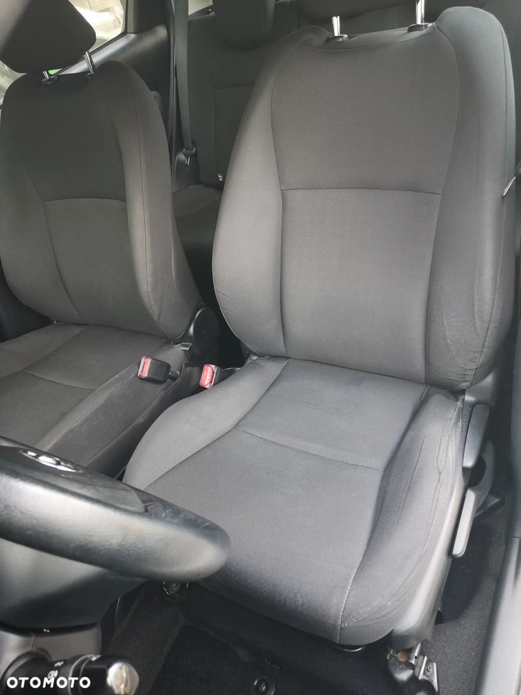 Toyota Yaris Hybrid 100 Sol - 20