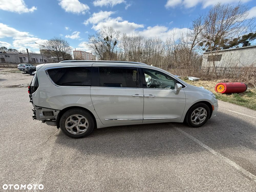 Chrysler Pacifica - 9