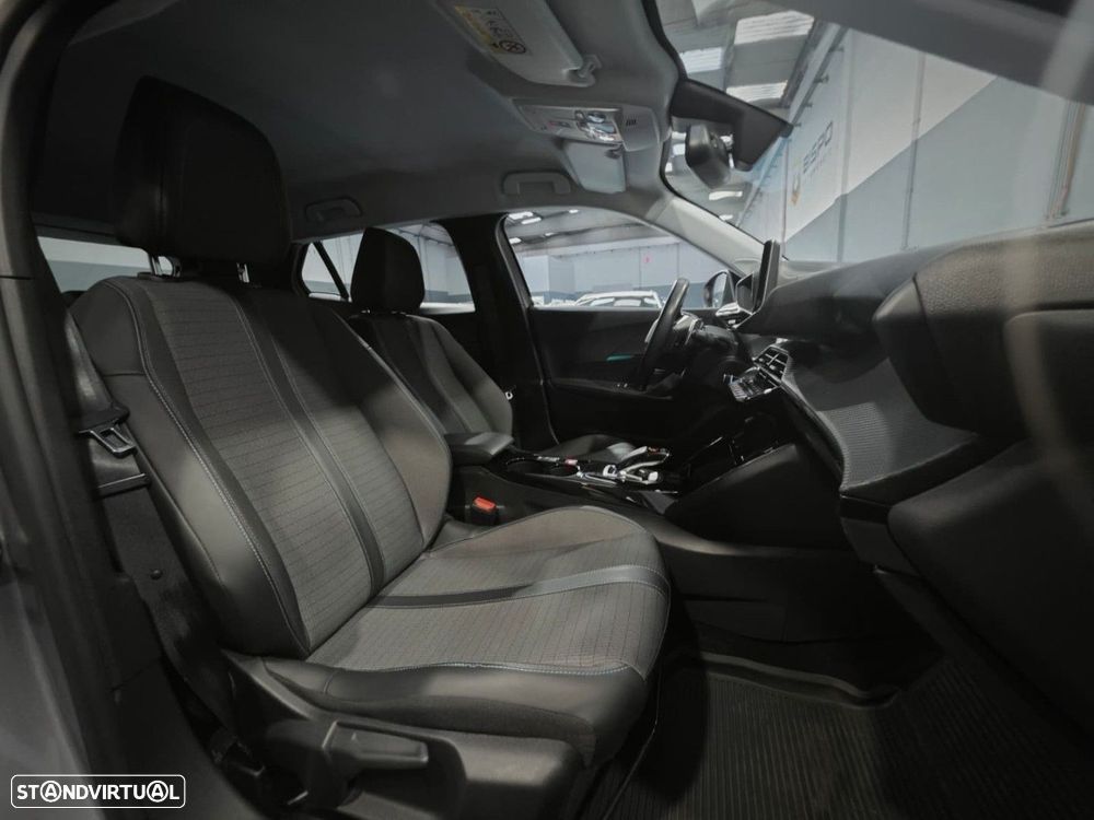 Peugeot 2008 PureTech 130 EAT8 Allure - 18