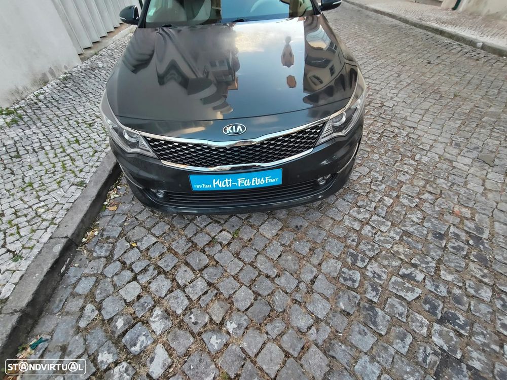 Kia Optima SW - 8