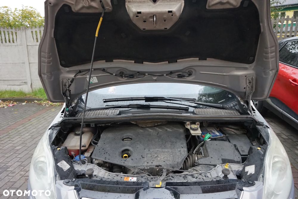 Ford Grand C-MAX - 28