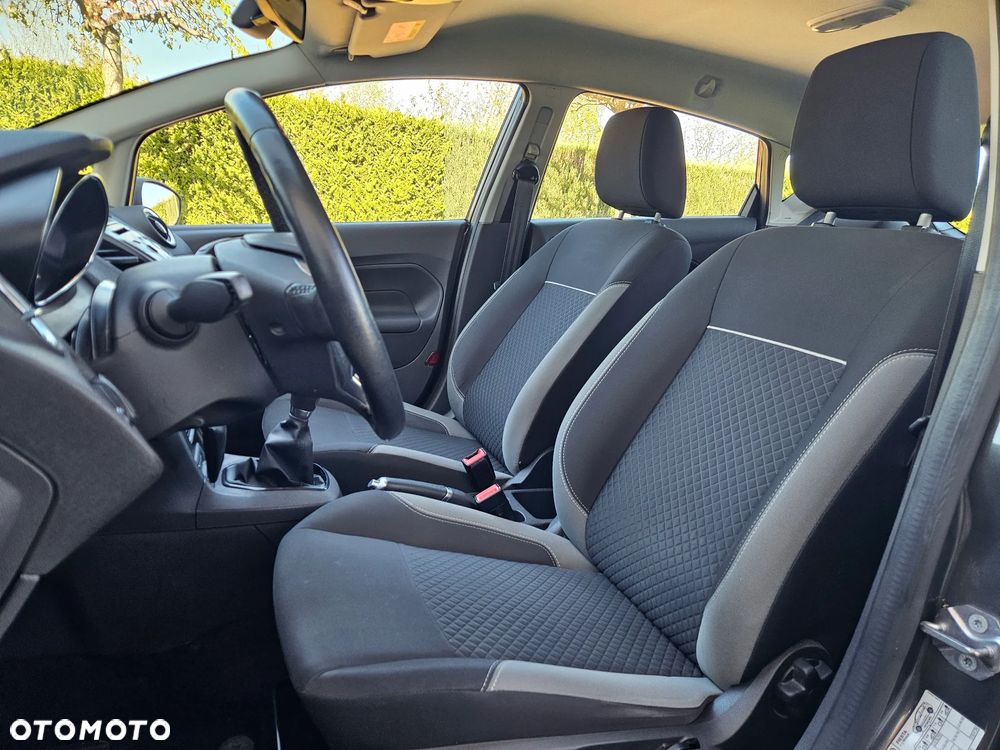 Ford Fiesta - 24