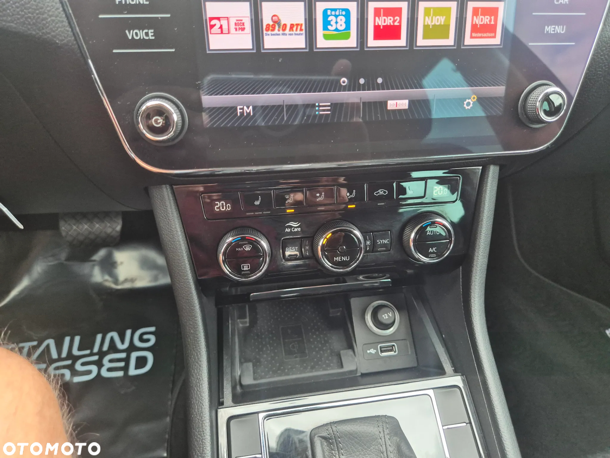 Skoda Superb 2.0 TDI SCR Style DSG - 37