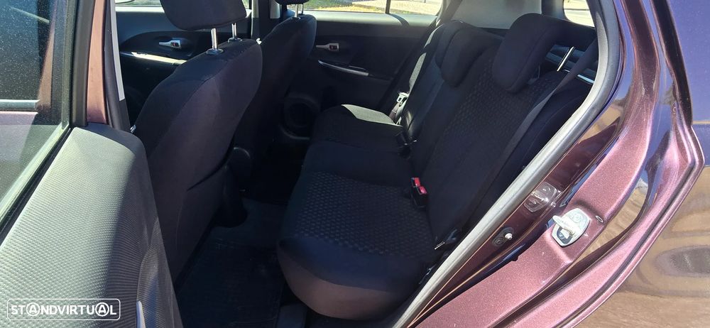 Toyota Urban Cruiser 1.33 VVT-i Sol - 12