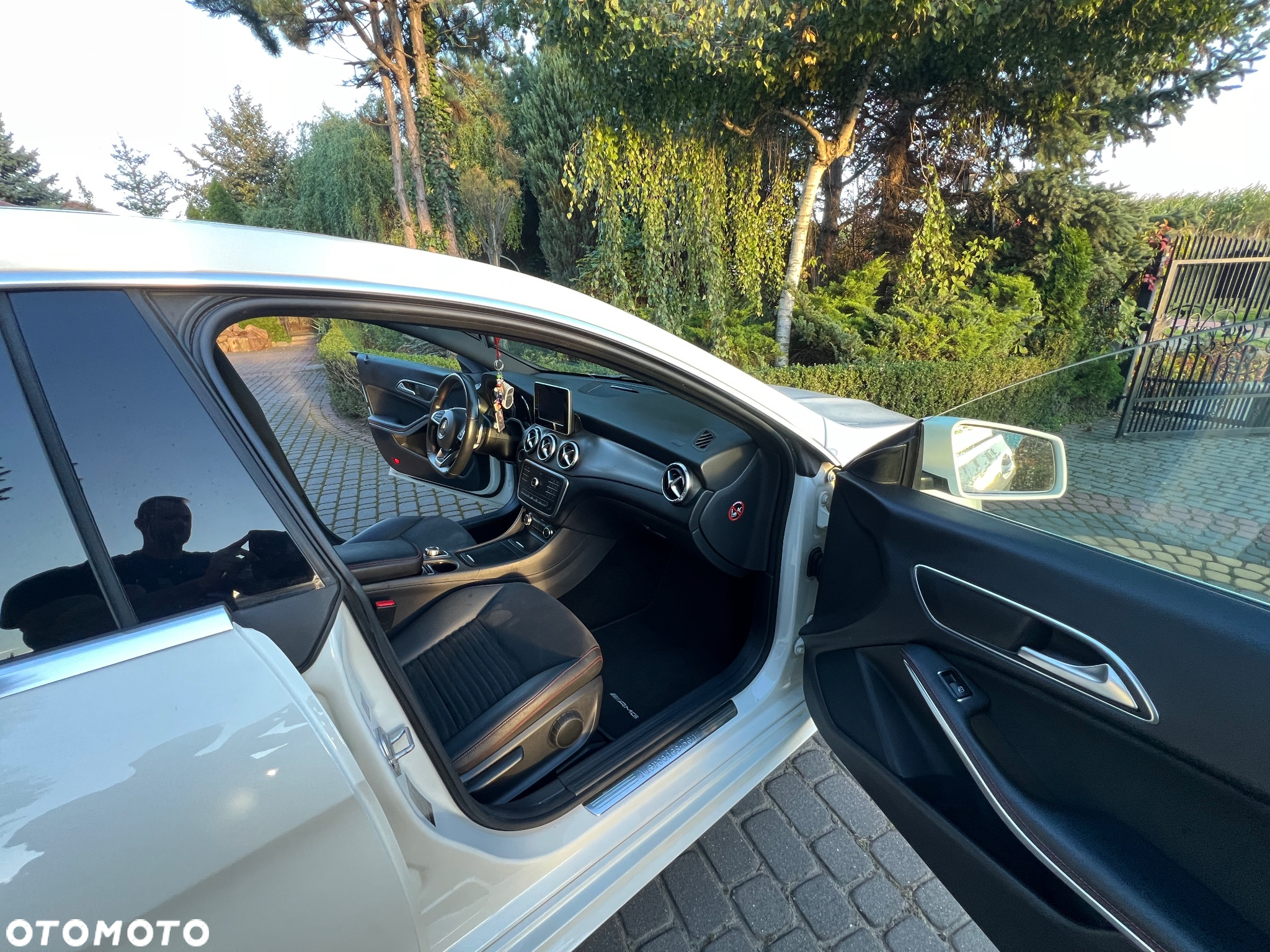 Mercedes-Benz CLA - 13