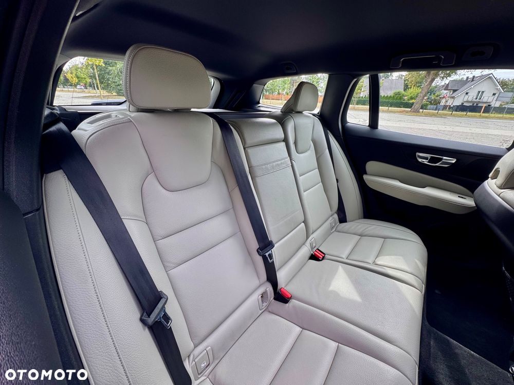 Volvo V60 D3 Momentum Pro - 9