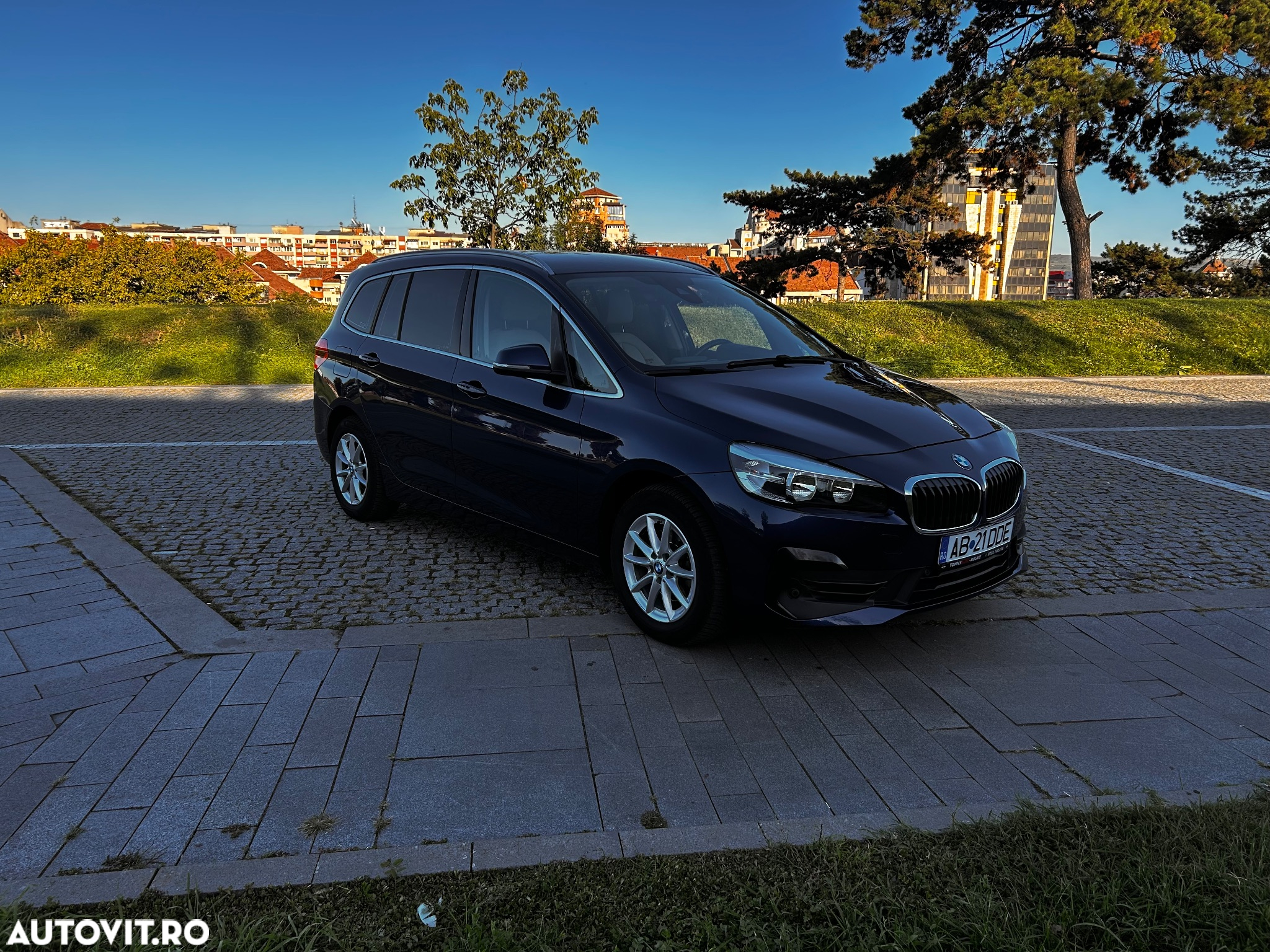 BMW Seria 2 216d - 13