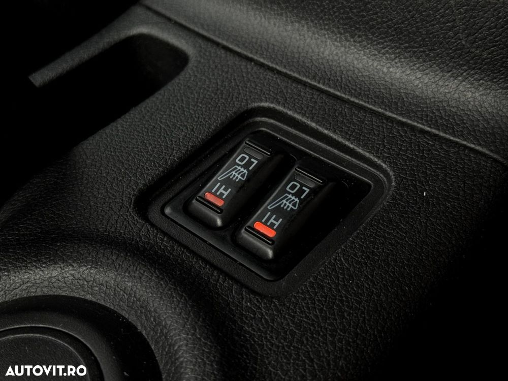 Mitsubishi Outlander - 12