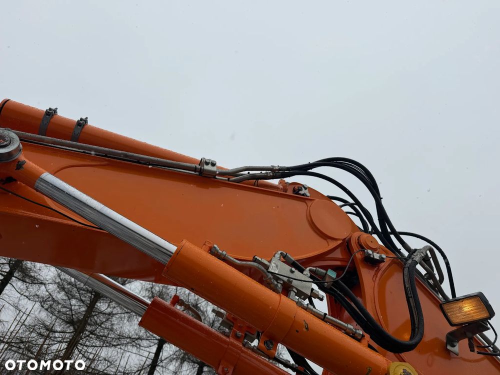 Komatsu Koparka Gąsienicowa 8 ton PC80MR-3. Sprowadzona z Norwegii. Centralne smarowanie!! Maszyna  jak Nowa 2016rok. 3200mtg 3x łamane Ramię. Klima ser.DEKRA. Własna pompa paliwa. Ani deka luzów i wycieków. Gąsienice klepki bez zużycia! Podwozie w pięknym stanie. Okazja Maszyna zadbana!! Po serwisach eksploatacyjnych. - 23