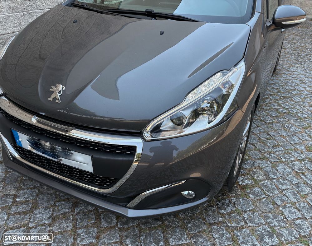 Peugeot 208 1.2 PureTech Signature - 11