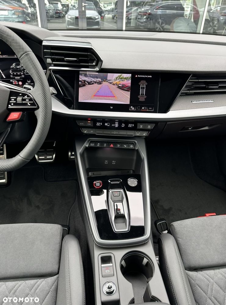 Audi RS3 Limousine - 16