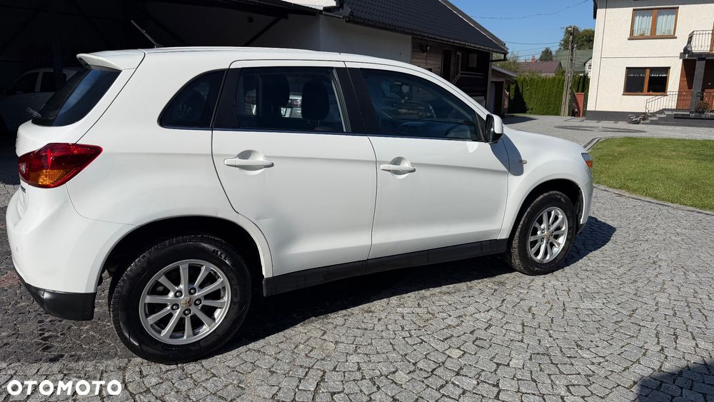 Mitsubishi ASX - 10