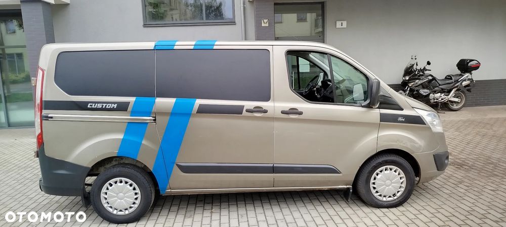 Ford Custom - 13