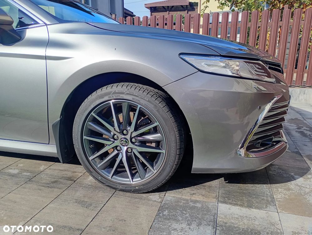 Toyota Camry 2023 photo 3