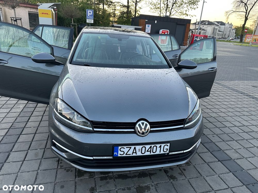 Volkswagen Golf - 1