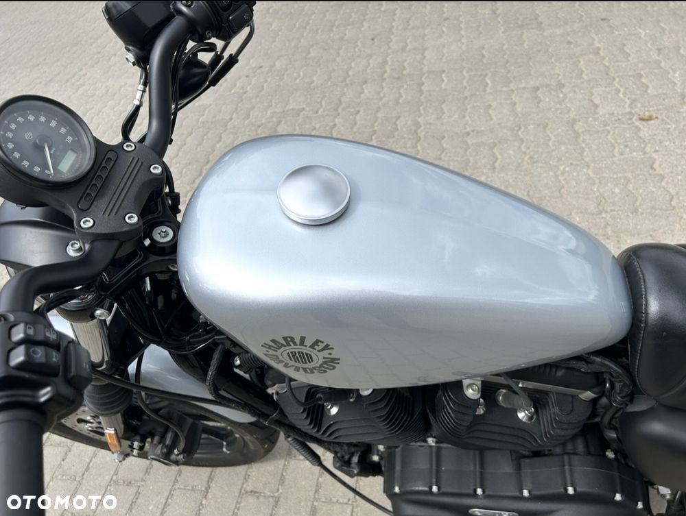 Harley-Davidson Sportster Iron 883 - 11