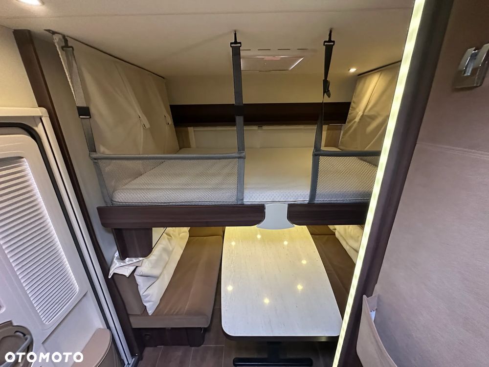 Burstner AVERSO 510 TK PLUS z klimą, napędem i przedsionkiem- 7 os. - 18