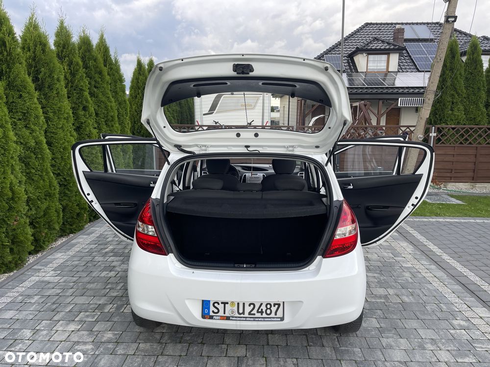 Hyundai i20 - 13