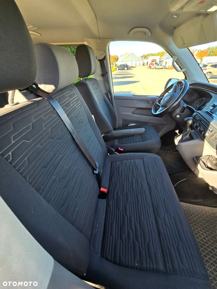 Volkswagen Caravelle - 13