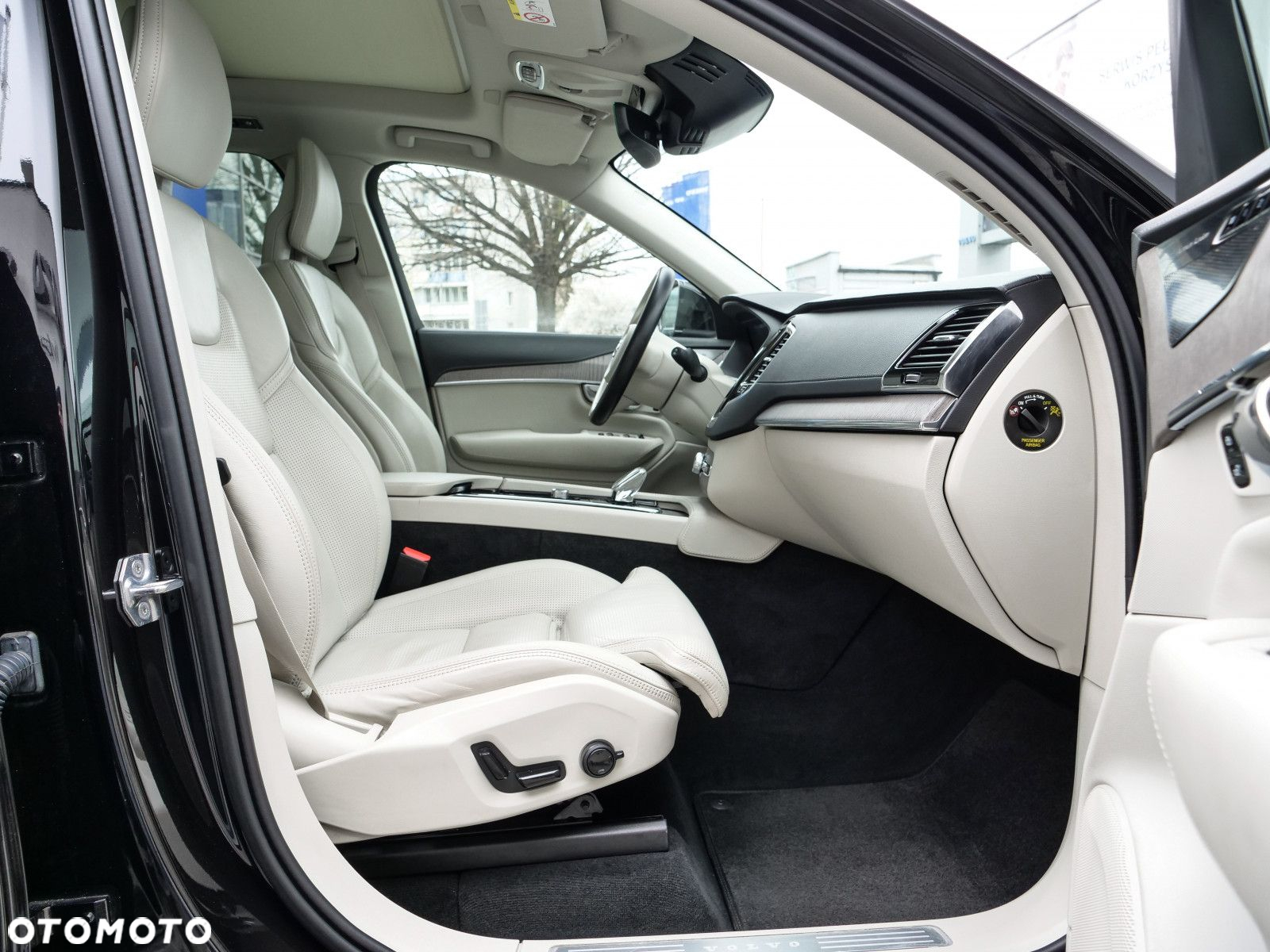 Volvo XC 90 - 32