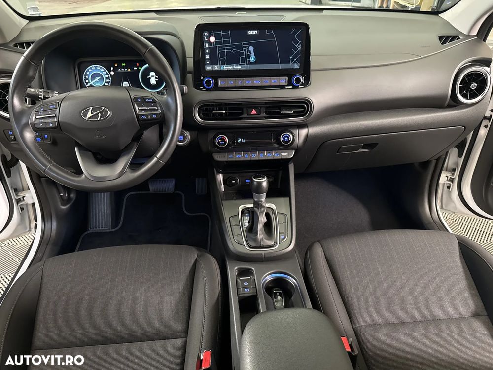 Hyundai KONA - 10