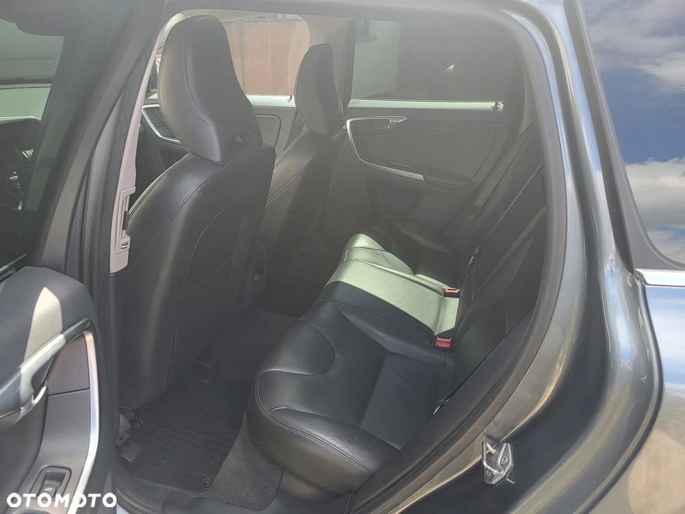 Volvo XC 60 D4 AWD Geartronic Summum - 8