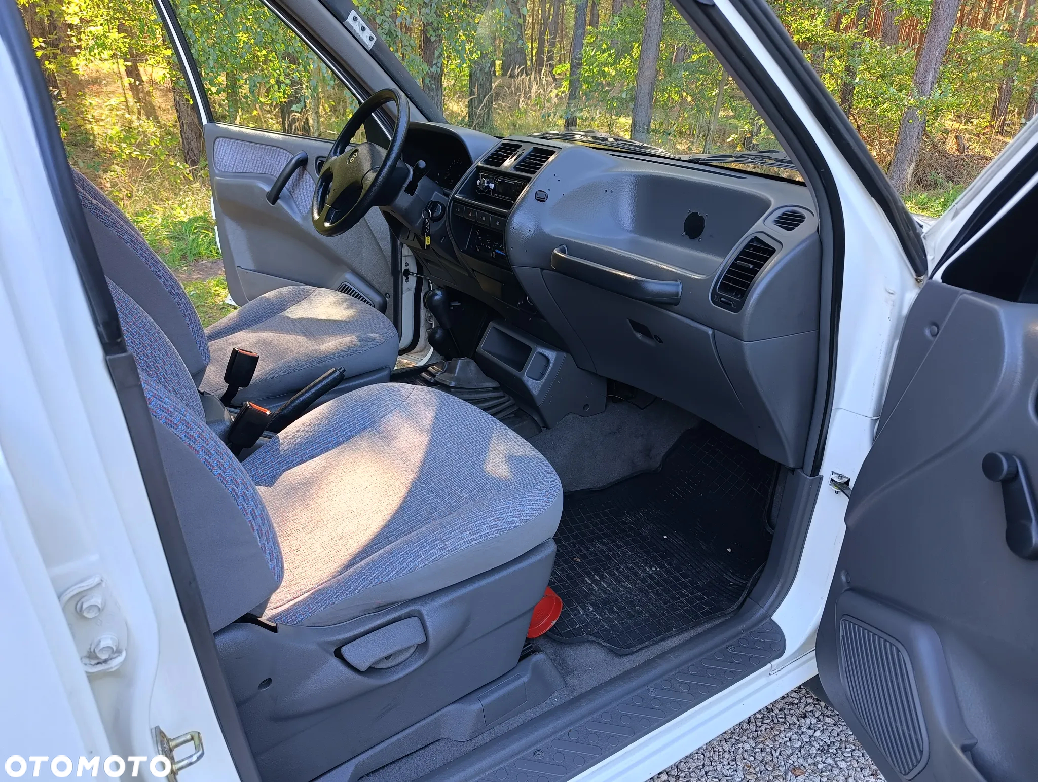 Nissan Terrano II 2.4 Wagon SGX - 11