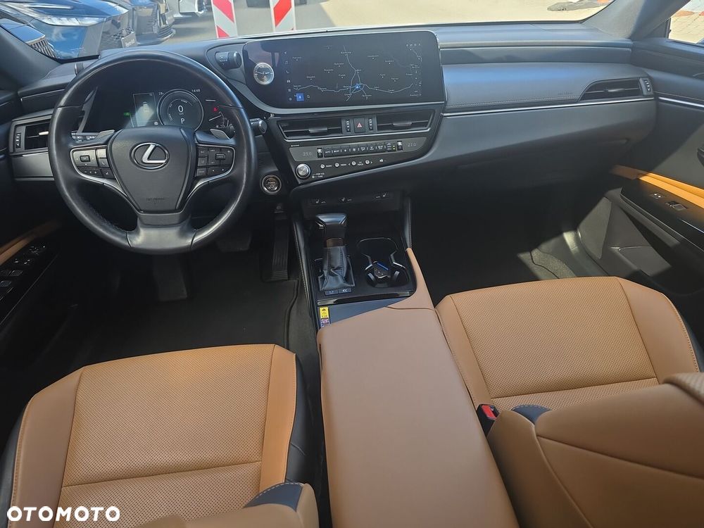 Lexus ES 300h Business Edition - 24