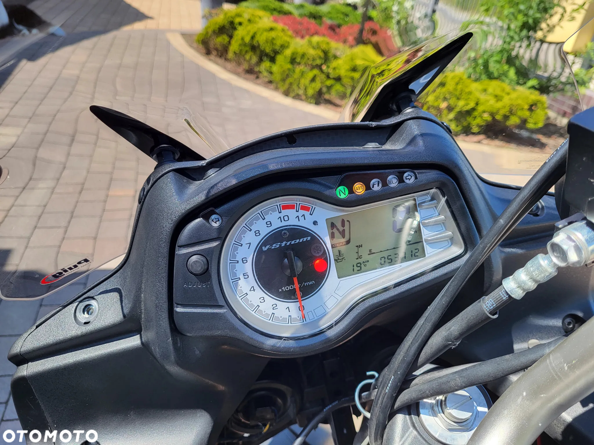 Suzuki DL - 6