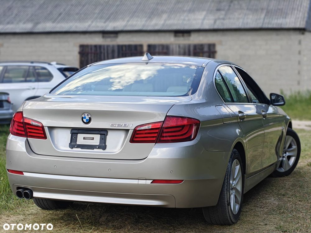 BMW Seria 5 528i Sport-Aut - 4