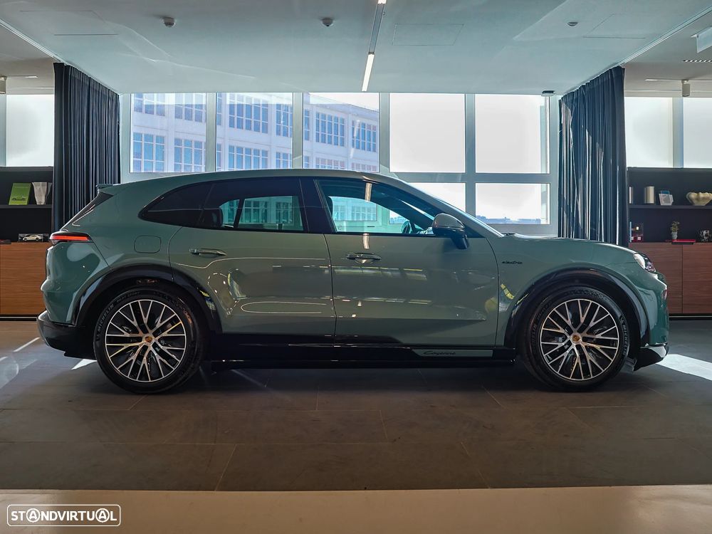 Porsche Cayenne Electric - 8