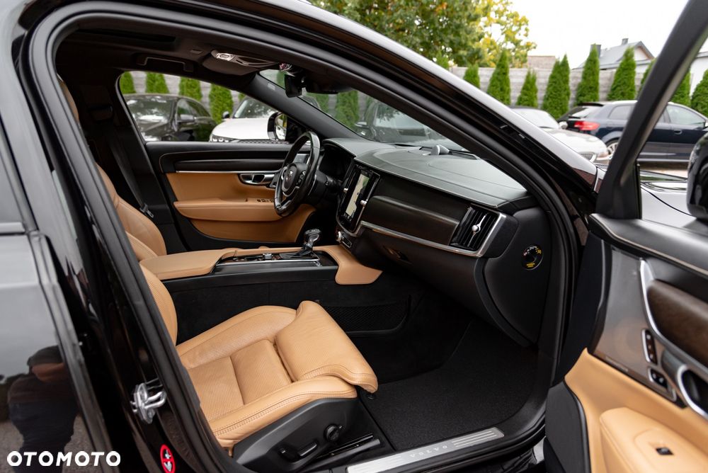 Volvo V90 Cross Country D5 AWD Geartronic Pro - 25