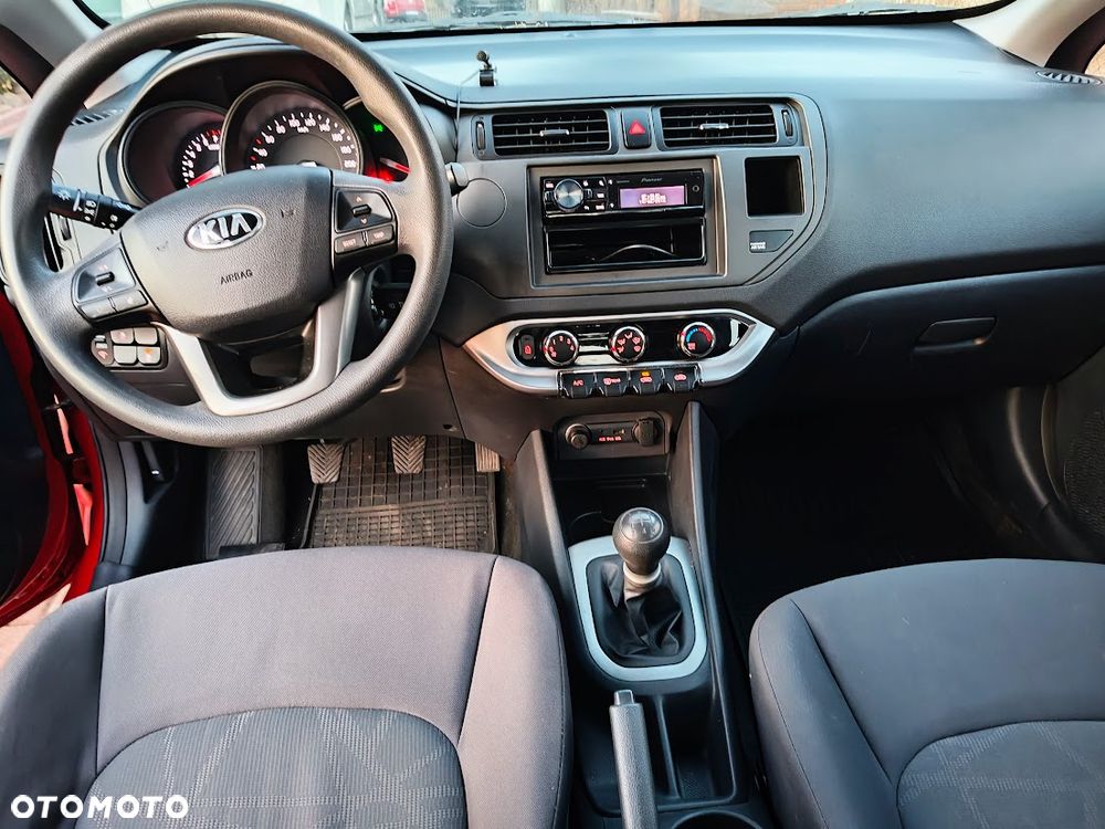 Kia Rio - 10