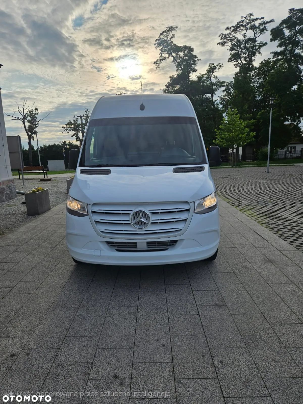 Mercedes-Benz Sprinter - 1