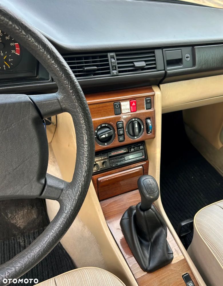 Mercedes-Benz W124 (1984-1993) - 18