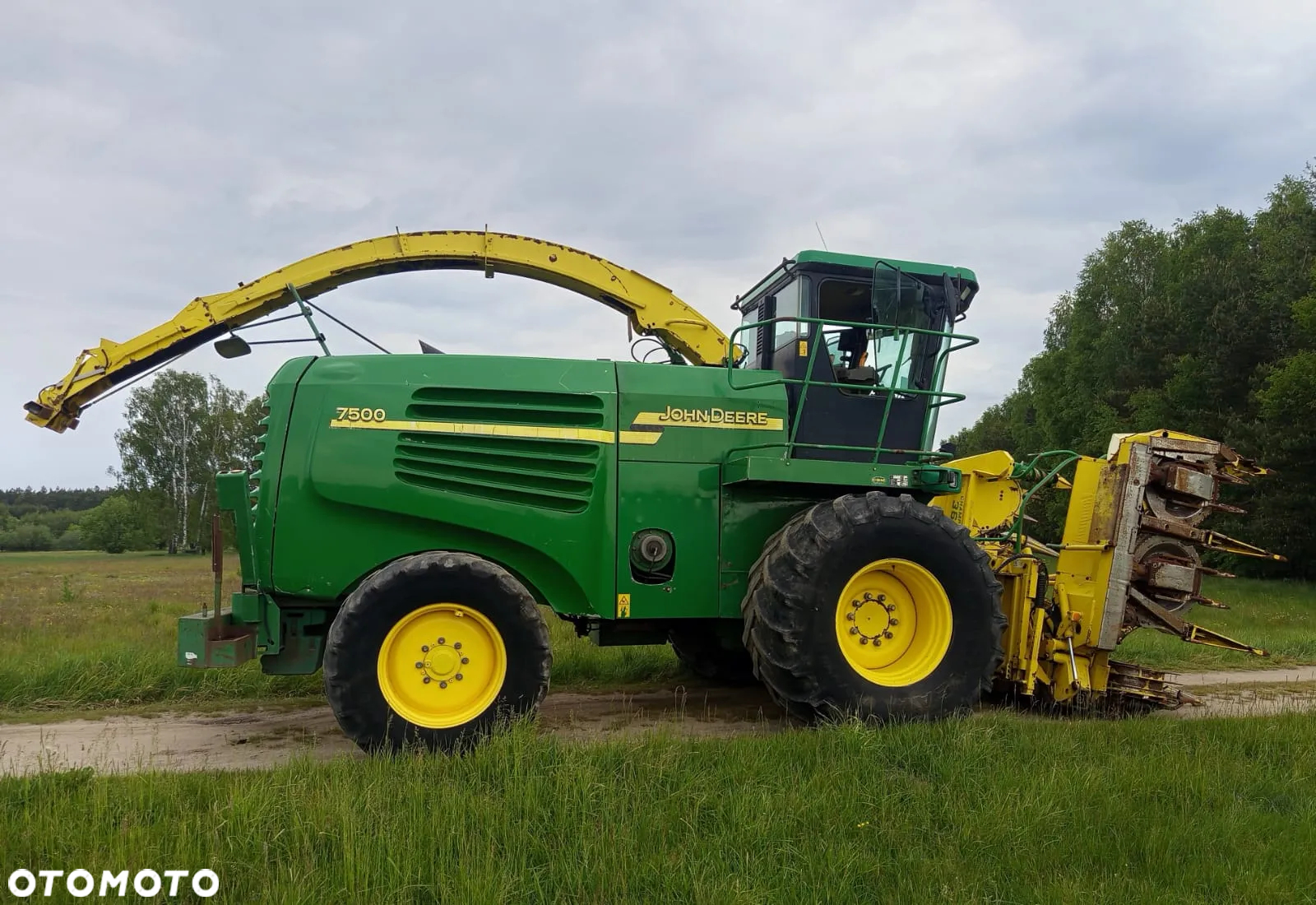 John Deere 7600 - 14