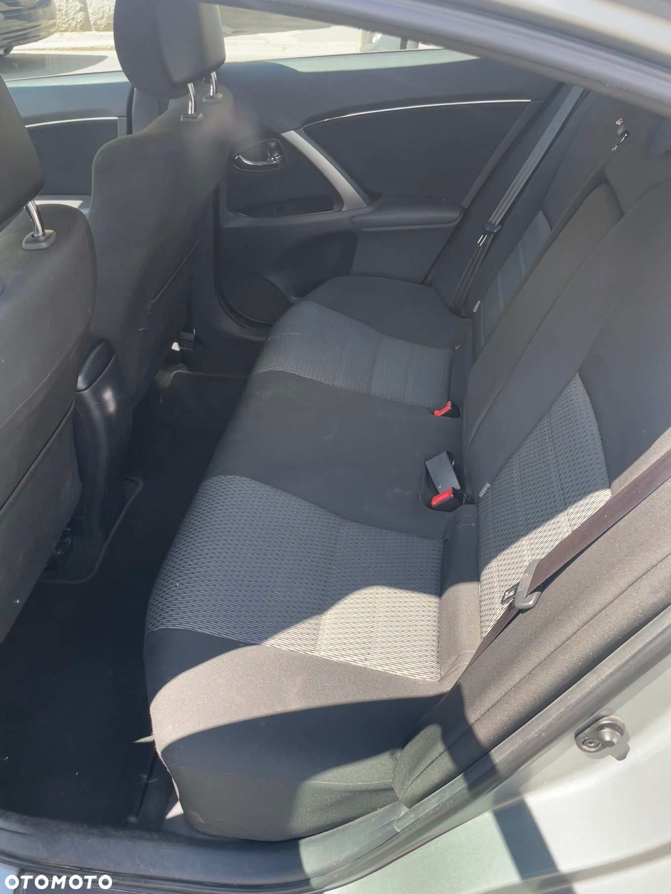 Toyota Avensis - 8