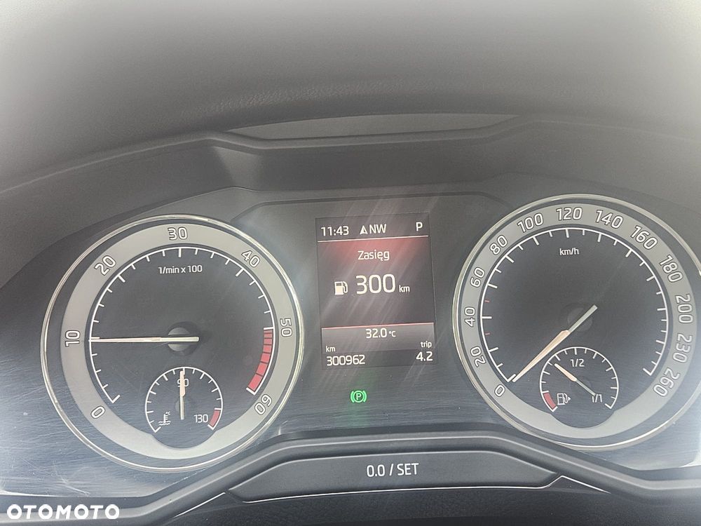 Skoda Superb 2.0 TDI 4x4 L&K DSG - 12