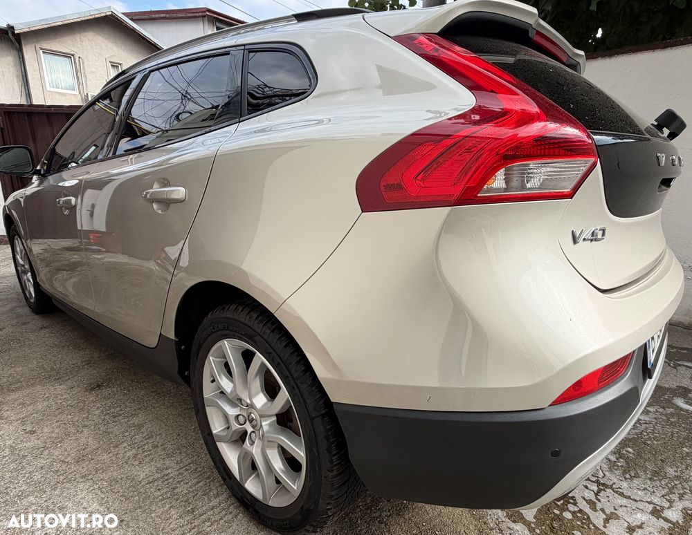 Volvo V40 D3 Summum - 4