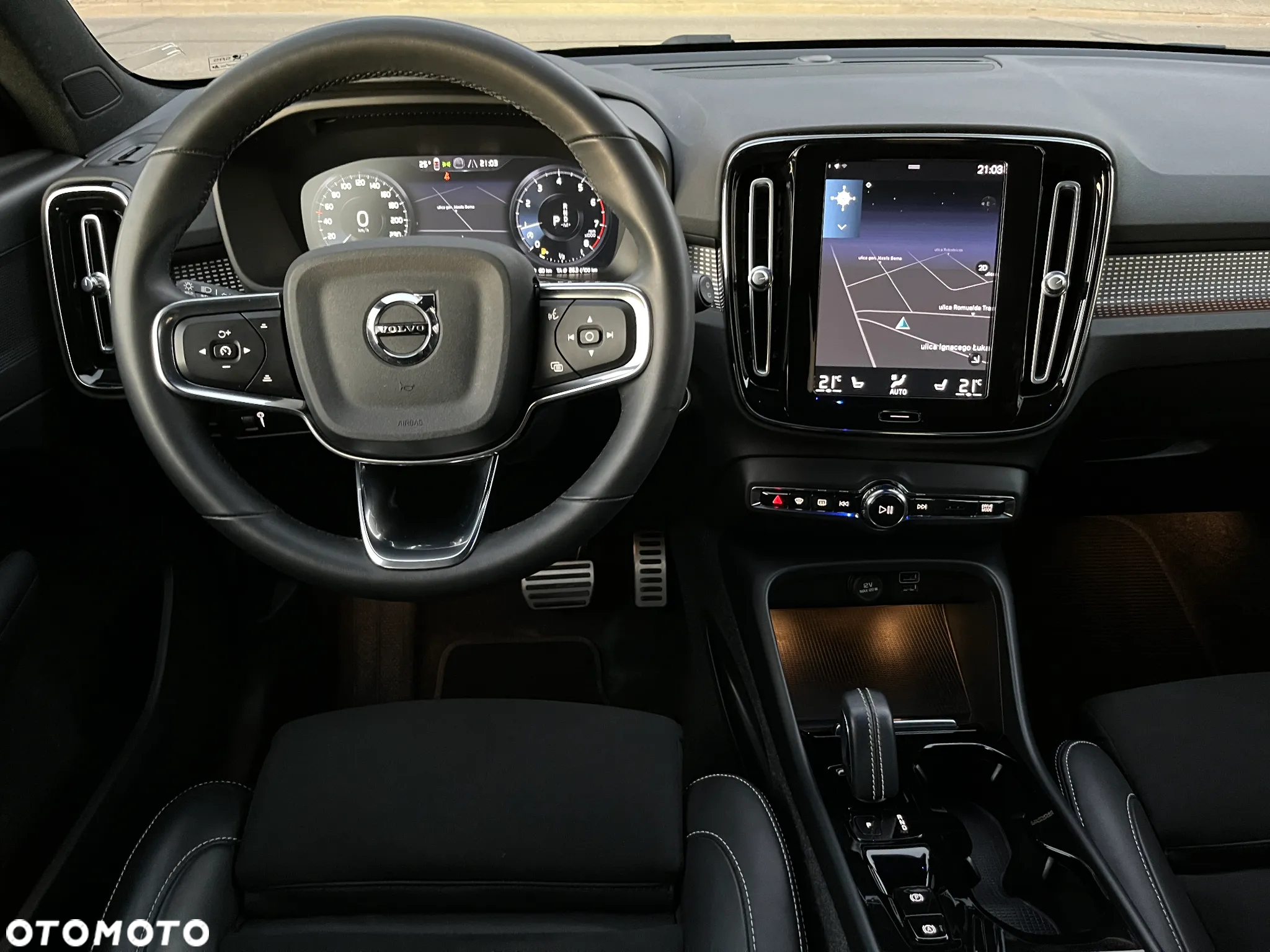 Volvo XC 40 T3 R-Design - 31