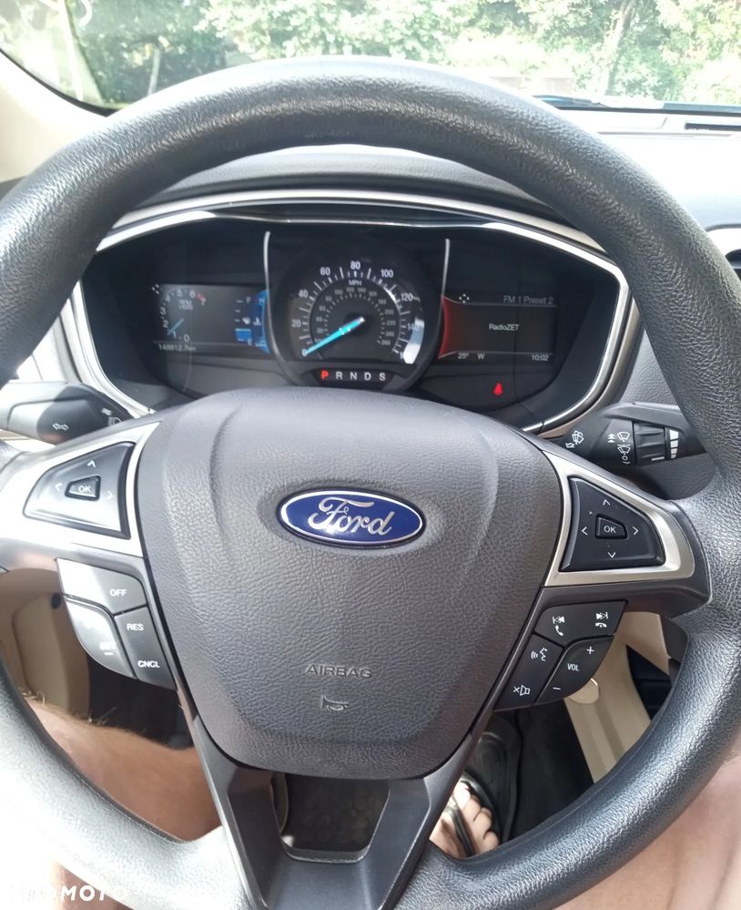 Ford Fusion - 8
