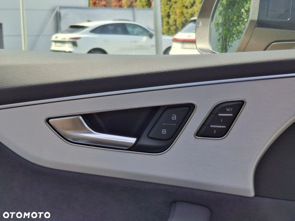 Audi SQ8 - 24