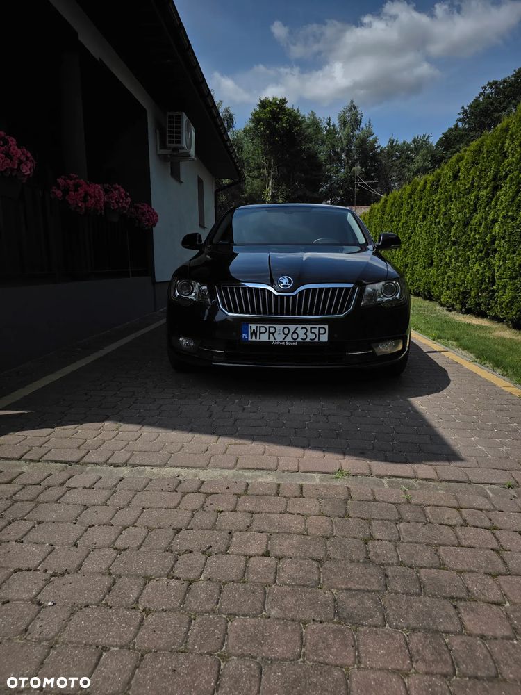 Skoda Superb 2.0 TDI Elegance DSG - 3
