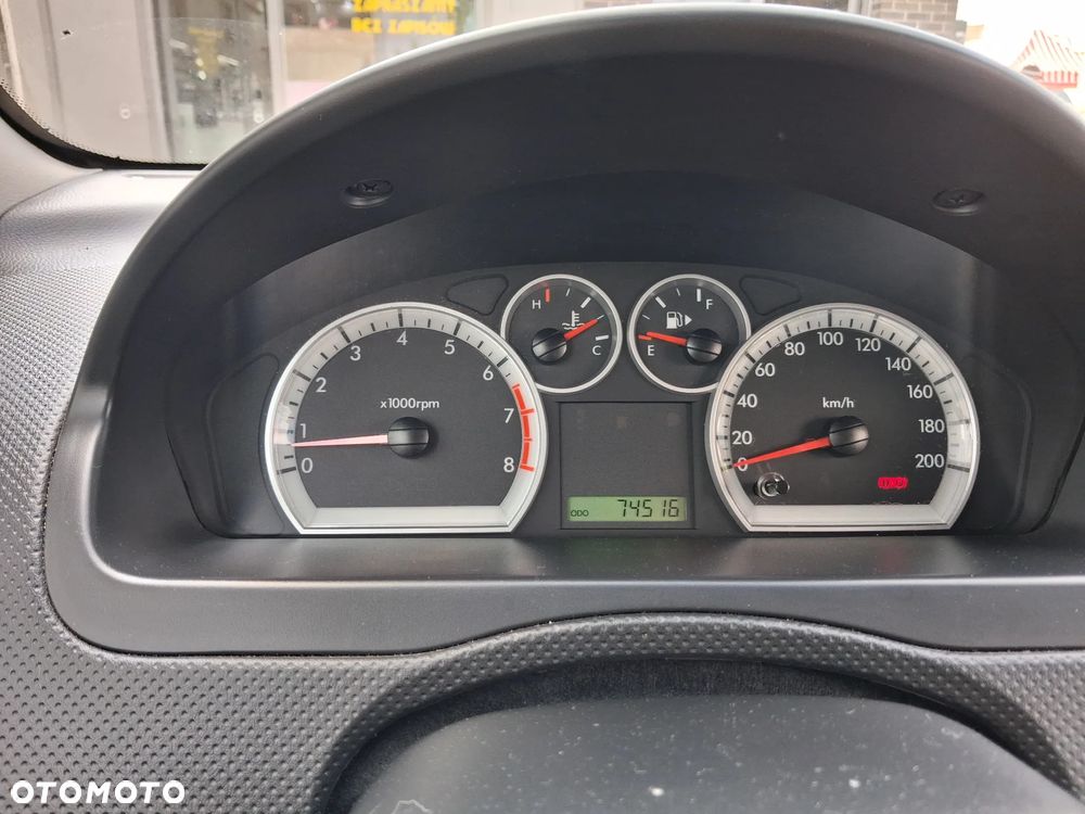 Chevrolet Aveo - 4