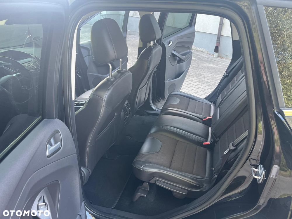 Ford Kuga 2.0 TDCi 2x4 Titanium - 12